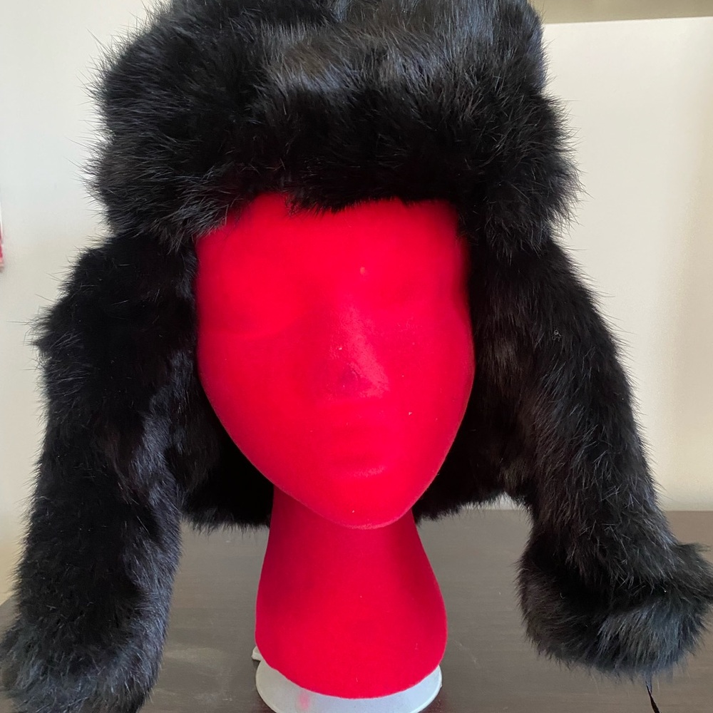 Black Rabbit Fur Hat - Picture 2 of 9